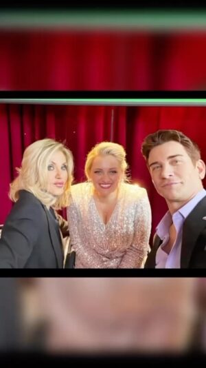 Andy Karl Instagram - Look who’s guesting as guest singers singing a little @taylorswift on the latest episode of @gossipgirl on @hbomax 😜 ❌⭕️❌⭕️ 
.
.
@alistroker @andykarl 🎤🎤🎤 
🎥 @satyasees 
✍️ @joshsafran et al⭐️‼️ THANK YOU for having us 📺 💖💖
.
.
.
#gossipgirl #hbomax #newepisode #youknowyouloveme #cameo #guestsinger #singer #tv