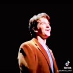 Andy Karl Instagram – 😊🤷🏻‍♂️In case you didn’t know that I covered the role of Emmett in “Legally Blonde” here’s a little clip. And while you’re here make sure you check out my stories for links to buy tickets to SCUNGE at Birdland December 16, 17, & 18! 💥 
.
.
 Posted @withrepost • @orfeh Who knew the Legally Blonde @tiktok universe fandom (and it’s a ginormous one) was unaware of this🤷‍♀️ 

AND we all 💖 how much MORE popular & beloved the show and EVERYTHING about it has become over the years‼️💖 Omigodyouguys @andy_karl as Emmett🤪😱😜 

And while I’ve got your attention,  Andy & the whole “SCUNGE! A mobbed up Christmas Carol” crew will be at @birdlandjazz 💥💥 DEC 16th, 17th, & 18th💥💥 and you do not want to miss it‼️ https://birdlandjazz.com/event/scunge-in-the-theater-5/
Look for ticket 🎫 links in my stories everyday😊 Starring @dominicscaglionejr @themattbogart @domnolfi28 AND MORE⭐️‼️
.
.
.
#omigodyouguys #legallyblonde #legallyblondethemusical #andykarl #emmettforrest #chiponmyshoulder #fullout #littlemisswoodscommaelle Palace Theatre (New York City)