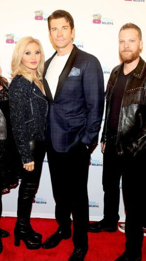 Andy Karl Instagram - #icymi & if even you didn’t 😜all numbers from our @sonyhall LegallyBound concert are being edited for @youtube as I type but in the meantime, please enjoy this moment from our live performance of “Yesterday/Time After Time/Shallow” medley featuring the phenomenal @timothyonline‼️ This single and ALL of our music is available everywhere🎤💿🙌🏻 🎶 😊
🌲💥
.
.
.
@stevenjamail @themarissarosen @getfitwithnik @jeremyyaddaw @subqmusic @rootsandgroovesmusic @judykangstagram @judykang @domenicrigazzi 
.
.
.
#glam: @dstylemakeupofficial @jaegatzby @jodymorlock @studmuffinnyc @patriciafield 
.
.
.
#concert #soldout #sonyhall #legallybound #nyc #falltour2022