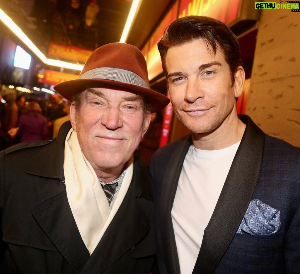 Andy Karl Instagram - Just a few more pics from the @onlymakebelievenyc gala courtesy of the one & only Bruce Glikas 📸 @bruglikas @broadwaybruce_ @officialbroadwayworld 🎉‼️ Thanks again for having us‼️🎤 ❌❌ @lisagoldbergpr . . Legally Bound babes & MD extraordinaire : @getfitwithnik @themarissarosen @timothyonline @stevenjamail . . #DesMcAnuff @alicialquarles @beltingbons ⭐️⭐️⭐️ . . #onlymakebelieve #nyc #gala #bts #glikaslegendary #legallybound #legallyblonde #redcarpet #inperson #togetherforever #closingact