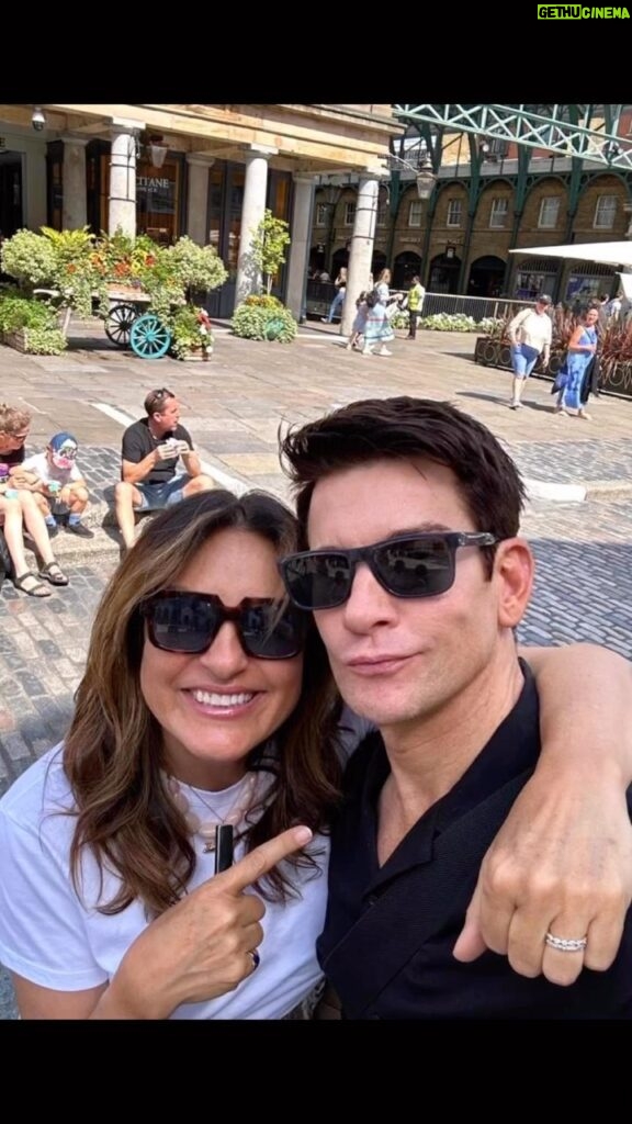 Andy Karl Instagram - Once the squad always the squad. Lunch with @therealmariskahargitay and family was a blast. #TheGiftThatKeepsOnGiving #BabyDodds #NewNewGuy #SVU