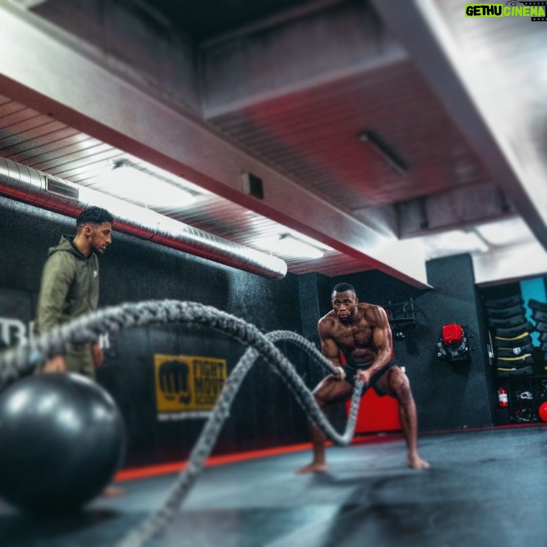 Ange Loosa Instagram - You’re only powerless if you believe you’re powerless. . . All days @zakyuubi 🤝🥇. . . . . . . .#DZ #Z #243 #213 #FMA 🇨🇩 🇩🇿 . 📸 : @scorrano_photography Fight Move Academy