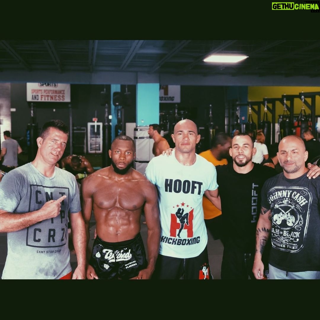 Ange Loosa Instagram - You got my back I got yours.. π€βπΏπ . . . . . .#NoSmile #Hungry #243 Hard Knocks 365