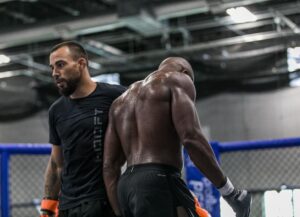 Ange Loosa Instagram - One more week @ufc @danawhite @espn 🥷🏿 ⏳ 

 @henrihooft @coachgjones @ssorianomma @coachstrout @drcpeacock @niklentz @kamibarzini @gilbert_burns @vagnerrochabjj 

📸 : @photo.kim_smith