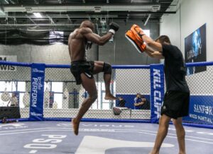 Ange Loosa Instagram - One more week @ufc @danawhite @espn 🥷🏿 ⏳ 

 @henrihooft @coachgjones @ssorianomma @coachstrout @drcpeacock @niklentz @kamibarzini @gilbert_burns @vagnerrochabjj 

📸 : @photo.kim_smith