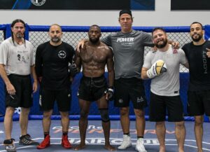 Ange Loosa Instagram - One more week @ufc @danawhite @espn 🥷🏿 ⏳ 

 @henrihooft @coachgjones @ssorianomma @coachstrout @drcpeacock @niklentz @kamibarzini @gilbert_burns @vagnerrochabjj 

📸 : @photo.kim_smith