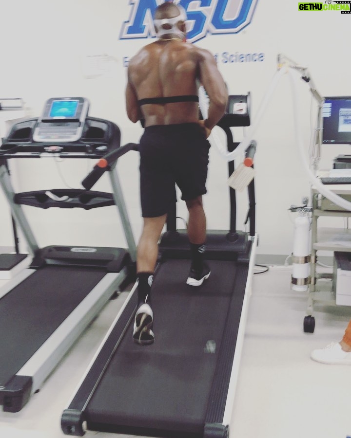 Ange Loosa Instagram - Back in the lab 🧬🔬🧪🏋🏿‍♂️ We’re leveling up again with @drcpeacock @vmekhail @nsuhhp @sanfordmma @virusintl #ManDown #LastNinja #243 #UFC Nova Southeastern University