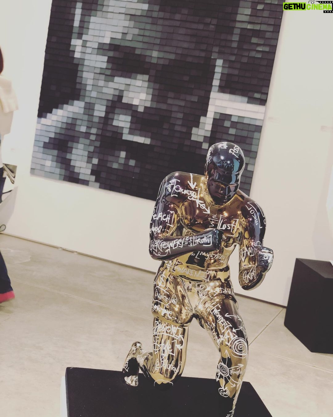 Ange Loosa Instagram - Art Basel Miami 🎨 🍭 . . . . .#artbasel #artbaselmiami Thanks @mariana_miami_realestate ☝🏿 Miami Art Week & Art Basel