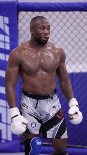 Ange Loosa Instagram - @ufc 278 Around the corner 🥷🏿⚔️

🎥 : @photo.kim_smith 

@sanfordmma  @victoryleaf @killcliff 

[ #UFC278 #UsmanEdward2 #UFC #305 #Miami #brickell ]
