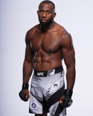 Ange Loosa Instagram - Ready 🥷🏿⚔️ 🇨🇭🇨🇩 @ufc @ufceurope 

@sanfordmma @henrihooft @gilbert_burns @tuco300 @andrefialhojr @b_allen185 @ssorianomma @coachgjones @coachgjones @niklentz @dietter_navarro_202020_ @herbertburns
