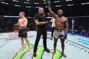 Ange Loosa Instagram - Big win @ufc 278 🥷🏿🥷🏿🥷🏿🥷🏿

@gilbert_burns @henrihooft @coachgjones