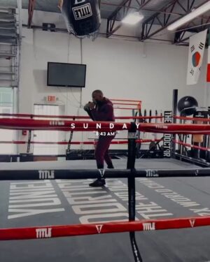 Ange Loosa Instagram - Sunday work 🥷🏿🥷🏿 @dietter_navarro_202020_ 

24/7, 365 won’t settle for less @ufc 

 @sanfordmma @victoryleaf