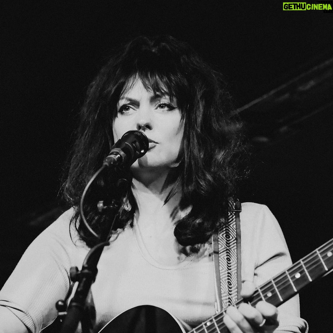 Angel Olsen Instagram - CLEVELAND TONIGHT photo @petrifiedfrizz ♥️♥️♥️