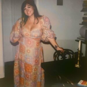 Angel Olsen Instagram - I still can’t believe it.  Hollywood Forever Cemetery was one of our biggest LA shows yet. Did you see the ghosts ? How about the five cats hanging out by the tombstones? Did you see Mel Blanc’s grave? 

Sometimes I can’t believe this is what I’m doing with my life - Thankyou for listening, singing my songs with me, making them come alive over and over again. 

🦚

Thank you to @kingtuffy for playing with us. Thank you to @burgers for the DJing. Thank you to @hwdforever for having us. 

Photo 1 by @maximludwig 
Photos 2-5 by @pentaxplayboi