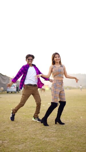 Angel Rai Instagram - Happy New Year friends 🎉🎉
Shot by :- @mahi_dewasi_99 

#angelrai07 #angelrai #trending #viral #taklubaadshah #reelitfeelit #newyearcelebration #newyear2023 #newyearparty #fun #ltrend #style