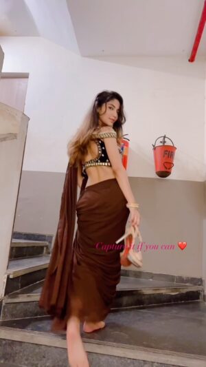 Angel Rai Instagram - kuch dikha? 👀send me the screenshot🤫

#foryou #angelrai #trending #fun #style #angellovers #newtrend #wings #angel #style #saree #indiangirl #traditional #newtrend #instagram #instatrend