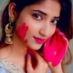 Angel Rai Instagram – Aao na Holi khele ❤️ 

#foryou #angelrai #holi #indianfestival #celebration #trending #viral #instaholi #holioninstagram #fun #colours #people #indianfestival #love #kindness #blessings #trend
