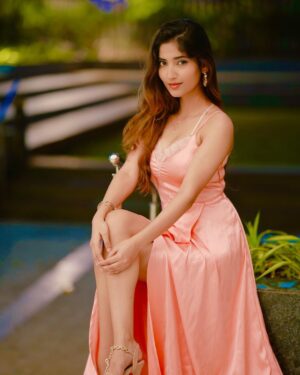 Angel Rai Instagram - Door tujhse main jake bata kya karu? Kya karu? 

#foryou #angelrai #trending #viral #love #trend #trendingpic #wings #angellover #2023 #newfashion #newtrend #style #fashionpic