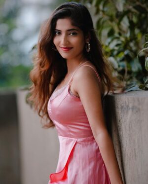 Angel Rai Instagram - Door tujhse main jake bata kya karu? Kya karu? 

#foryou #angelrai #trending #viral #love #trend #trendingpic #wings #angellover #2023 #newfashion #newtrend #style #fashionpic