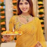 Angel Rai Instagram - कह दो अंधेरे से कही और घर बना ले , मेरे देश में आज रोशनी का त्योहार आया है ।। Happy Diwali to all my friends ❤️ #foryou #foryoupage #trendin #happydiwali #diwaliinstagram #angelrai #wings #love #light #fun #shottmumbai #trending #trendingnow #festival #india #indianfestival