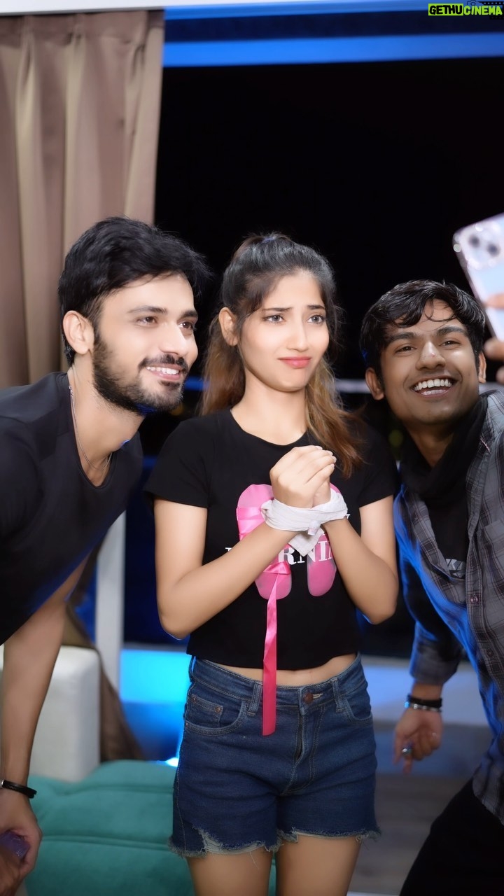 Angel Rai - 851.6K Likes - Watch till the end 😭😩
Concept by :- @rai.rita99
Dop by :- @mahi_dewasi_99
#foryou #angelrai #taklubaadshah #trending #viral #fun #socialmedia #instagram #youtube #blogger #reallife #angellovers #wings #style #angel #angelrai07 #creative #new #insta #viralvideos #shorts
