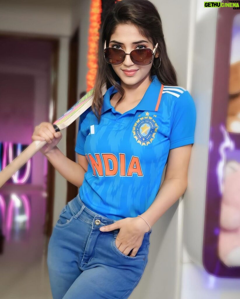 Angel Rai Instagram - Better luck next time guys …Jai hind ..Jai bharat …❤️🙏. #foryou #angelrai #trending #fun #cricket #icc #worldcup #cricket #viratkohli #proudindian #ilovemyindia #finalmatch #indiancricketteam #cwc23 #cricketreels