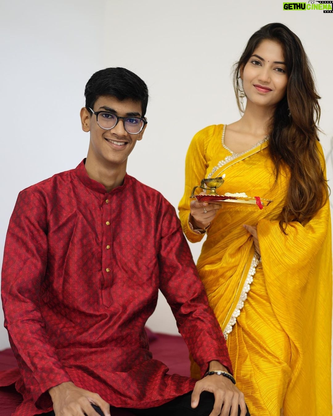 Angel Rai Instagram - Raksha Bandhan is not just a thread , its a love that forever connects our hearts 💕 Happy Rakshaabandhan…. #foryou #Rakshabandhan #angelrai #trending #viral #festival #indian #proud #traditional #culture #angellovers #wings