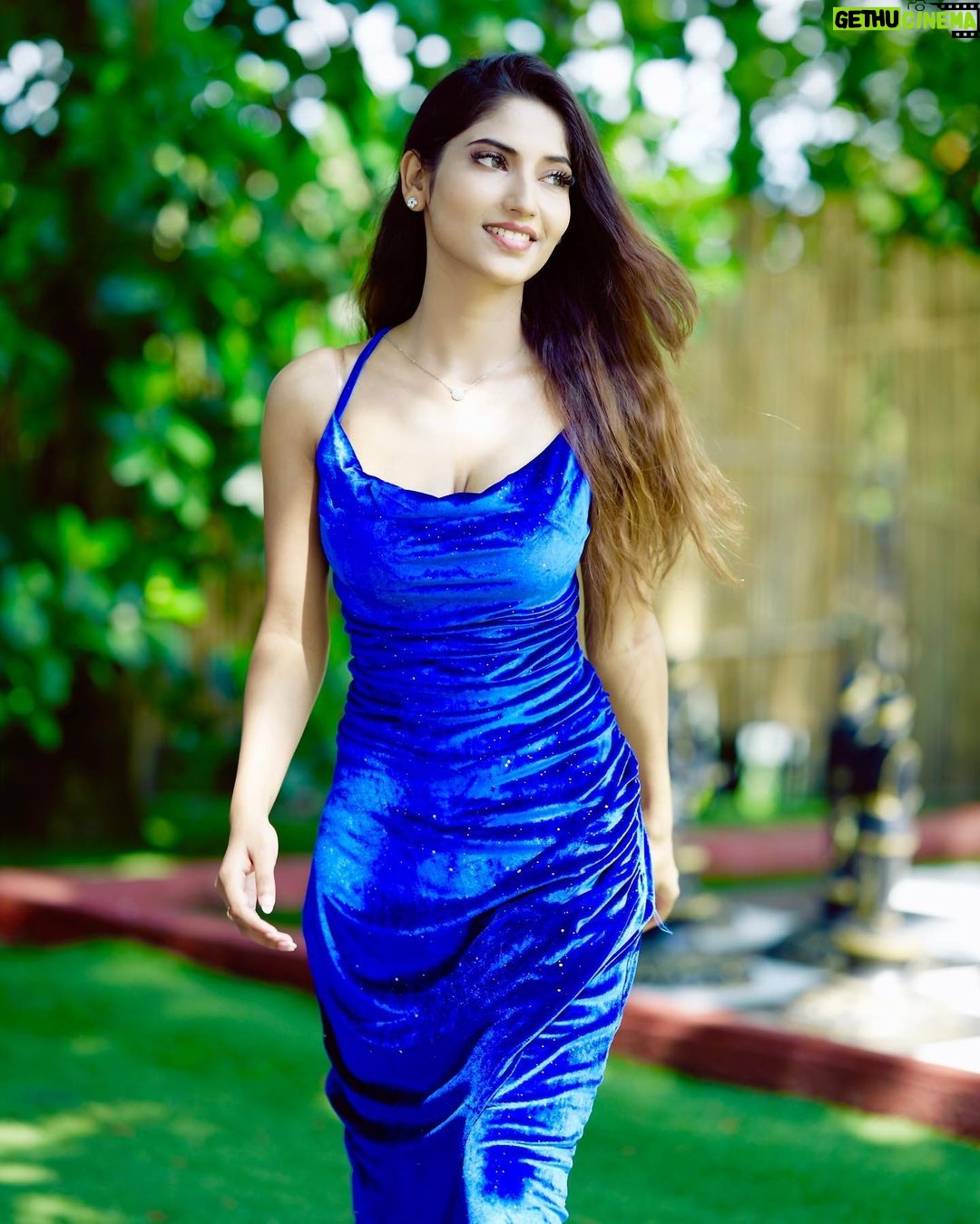 Angel Rai Instagram - Be there for others, but never leave yourself behind. Click by :- @mahi_dewasi_99 #foryou #angelrai #trending #viral #angellovers #trend #ghotala #instatrend #instagram #instagood #instadaily #indiangirl #westernstyle #trendalert