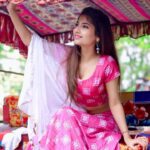 Angel Rai Instagram - Kon si disha mein jana hai ? #angelrai #foryou #love #Trending #viral #fun #style #newsong #newfun #trend #travel #iloveindia #tradition #indiangirl #girl #model #weather