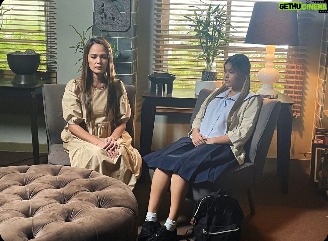 Angela Morena Instagram - A mother’s treasure is her daughter. On the set of #Japino #onlocationshoot #centerstageproduction #nowfilming 🎬🎥♥️🙏 Produced and Created by: @brillante_mendoza #direkbrillantemendoza Center Stage Productions