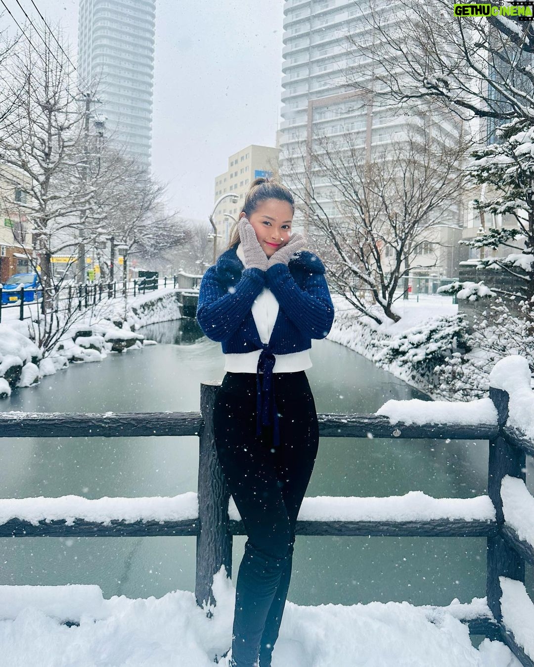 Angela Morena Instagram - 美しいが寒い ❄️ Sapporo, Hokkaido, Japan