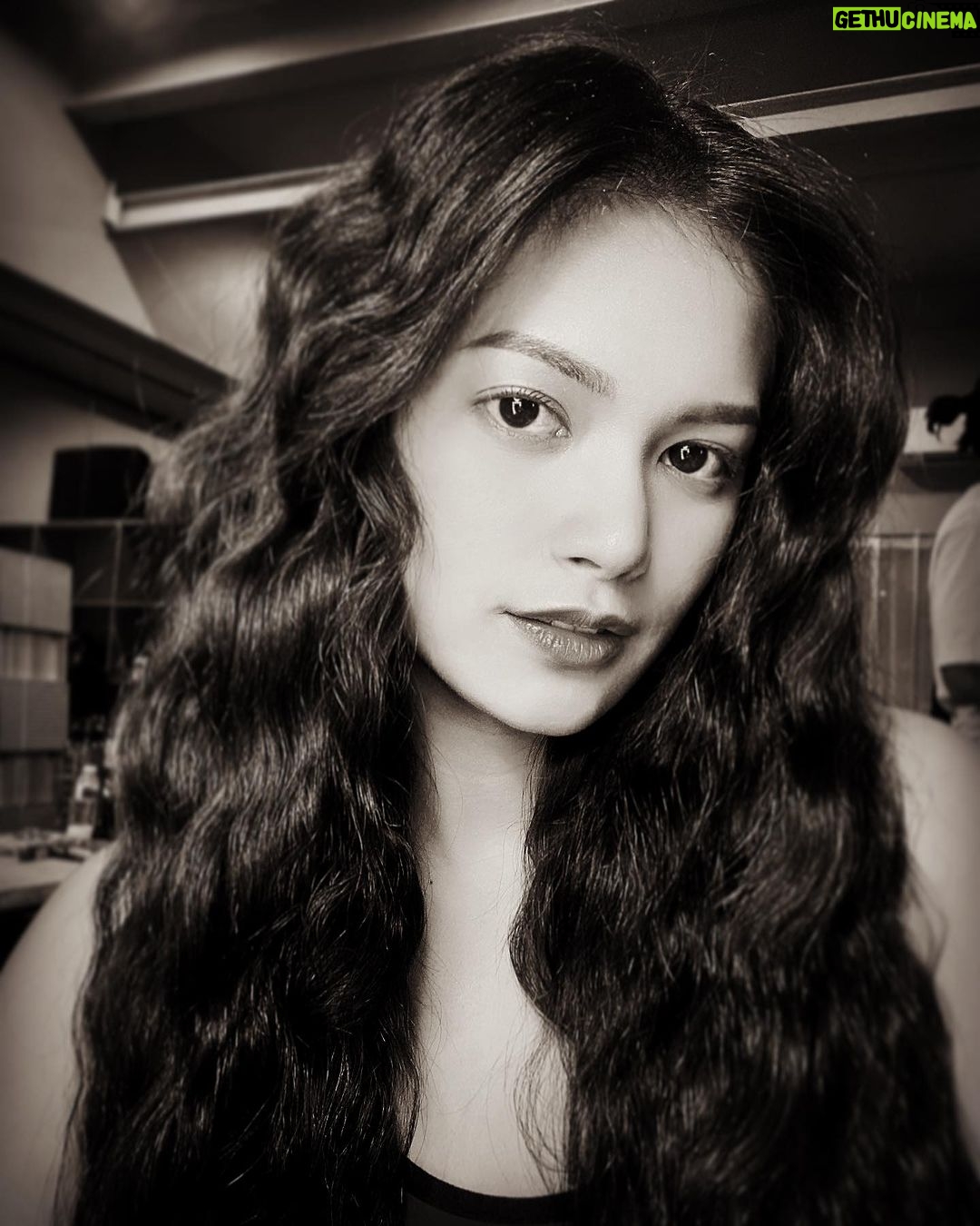 Angela Morena Instagram - Tell me you see me.