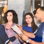 Angela Zahra Instagram - الصورة اثناء تصوير أحلام كبيرة، من اكتر المسلسلات يلي بحبا، تعلمت كتير من الاستاذ حاتم الله يرحمه.... غير انه علمني و كمان جمعني بسلاف الغالية كتير على قلبي.. ايام مستحيل انساها.. #حاتم_علي #سلاف_فواخرجي #انجيلا_زهراء #انجيلا_زهرة #احلام_كبيرة