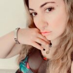 Angela Zahra Instagram - 🌺Bracelet: @cycolinks ✨discount code: ANGEL15 ✨Link in my Bio 💫 #cycolinks #collab #angelazahra #انجيلا_زهرة