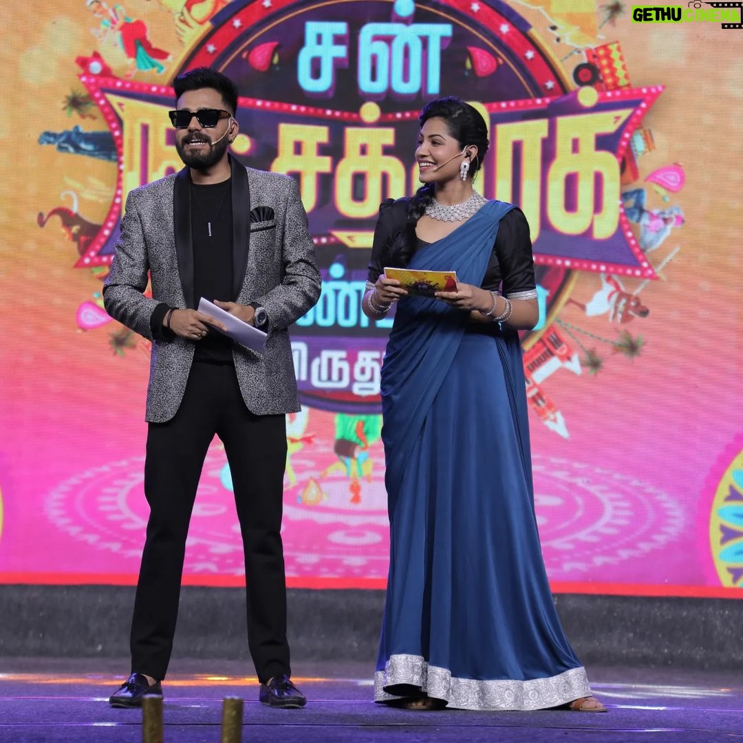 Angelin B Instagram - Sun Natchathra kondatam- Viruthunagar With rockstar @vjrakesh_offl 🧿🧿 #vjangelin #angelin #suntv #sunmusic #ssmusic #viruthunagar #host #anchorlife #vibe #josh #onegoodmemory #stage #love #trendingnow