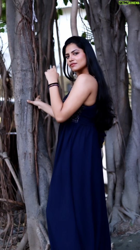 Angelin B Instagram - என்ன சொல்ல போகிறாய்?🧿 : : 📸 @mg_photography06 👗 @coolclub_chennai #trendingreels #trendingnow #nncs #angelin #modeling #chennai #anchor #black #photography #reelitfeelit #gamisjumbo #vjangelin #love #peace