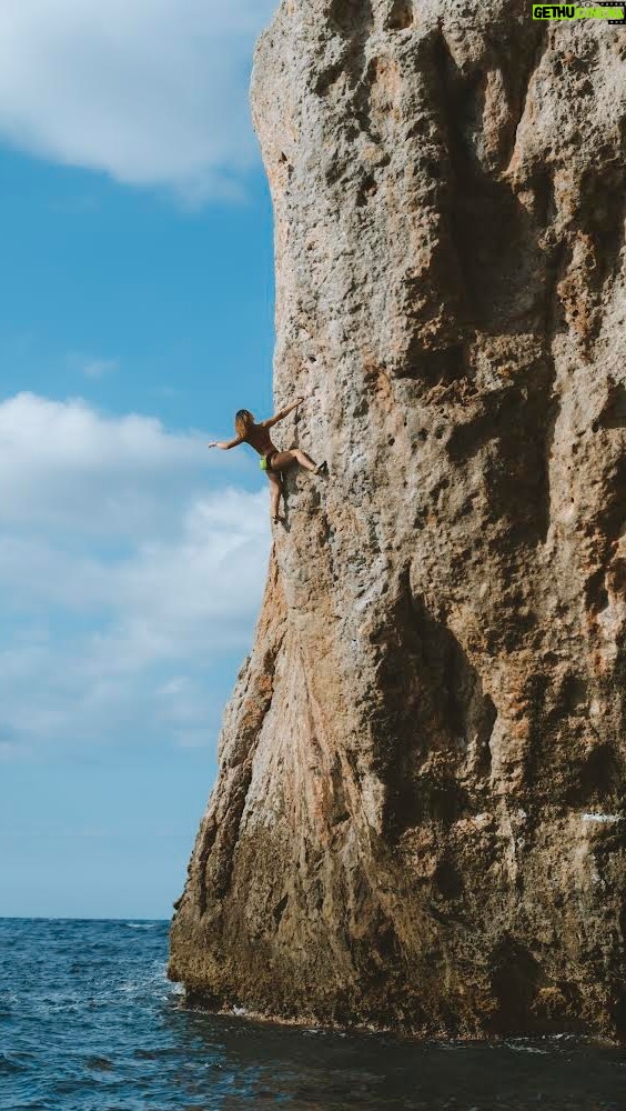 Angie Scarth-Johnson Instagram - As @hazel_findlay says, “the jellyfish are having a party in the water today” 🧜♀️ @reelrock @rockandwatermallorca 📷 @honngy @redbullau @climbing_anchors @thenorthface_aunz @tenayaclimbing @camp1889 @mytendon @cvok9c @climbersagainstcancerofficial @climbskinspain @frictionlabs #neverstopexploring #tenayaclimbing #climbinginspain #womanclimbers #climbskin #chalkupless #newstandardinchalk #climbinganchors