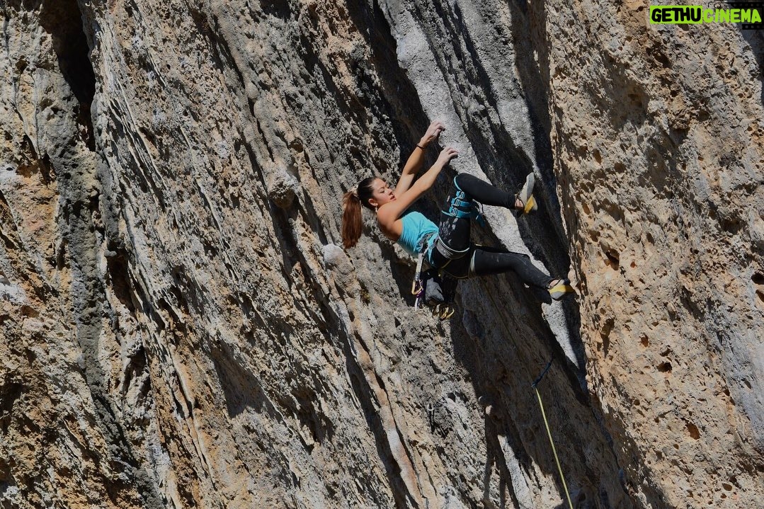 Angie Scarth-Johnson Instagram - Pic 1 ✅ El orden está en el caos 8b (31) Pic 2 a✅ Toni Kaneloni 8a+ (30) moving on the wall a bit to start the year off. 🤍Although I love the process of projecting , sitting on the wall and rehearsing movements, I’ve got to admit it’s nice for the Mind to be able top routes without too much thought. 🌳🪨☁️ Kneepad handmade by @cvok9c 🤩 To my size, comfortable and painless and doesn’t move around on the leg! @redbullau @climbing_anchors @thenorthface_aunz @tenayaclimbing @camp1889 @mytendon @cvok9c @climbersagainstcancerofficial @climbskinspain @frictionlabs #neverstopexploring #tenayaclimbing #climbinginspain #womanclimbers #climbskin #chalkupless #newstandardinchalk #climbinganchors #tenayaathlete
