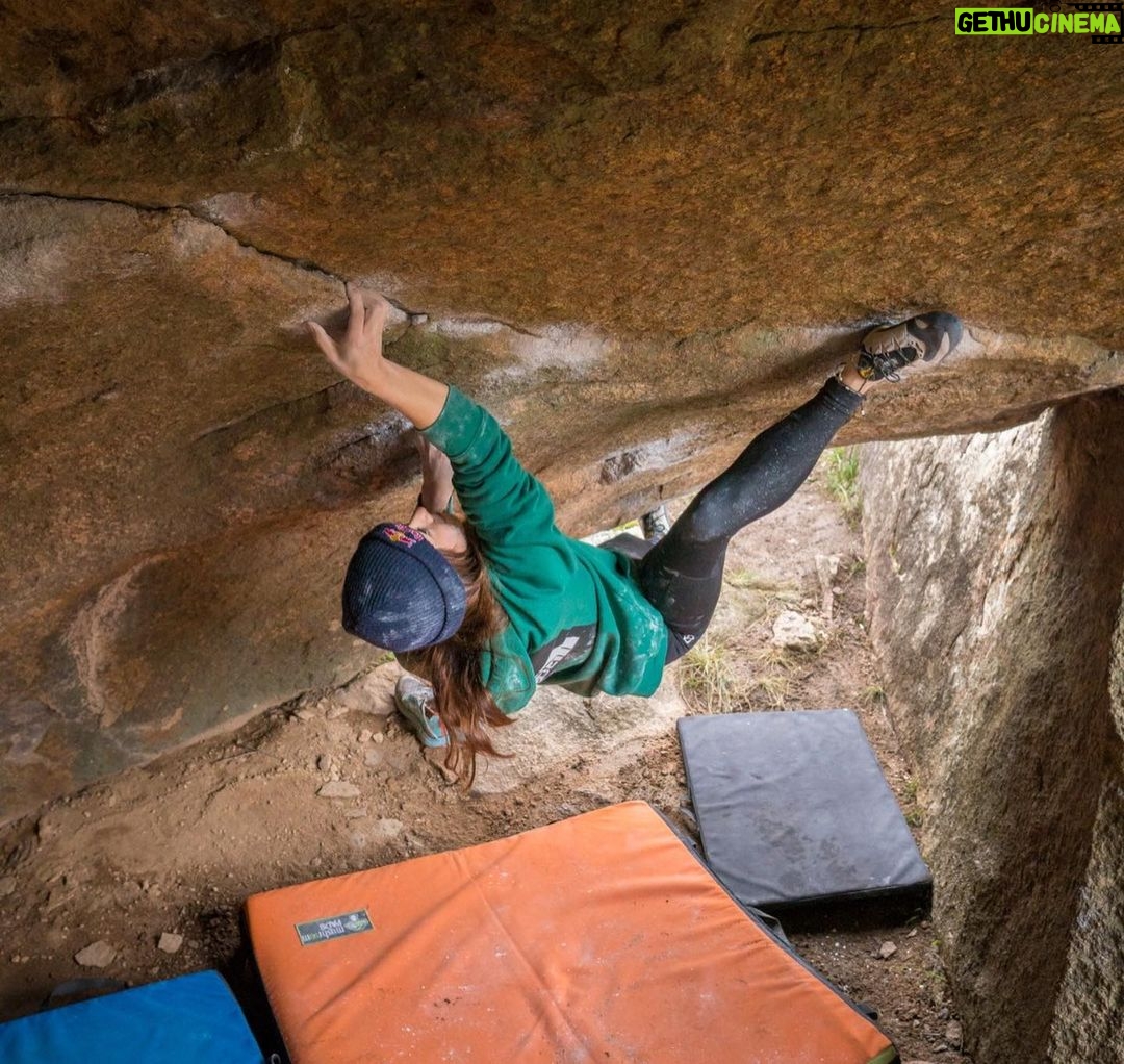 Angie Scarth-Johnson Instagram - La pedriza📝 Nolekita v11 (8a)✅ My first time bouldering in la pedriza , and wOaHh so Beautiful. There’s just so much rock , how did Spain get so lucky?!!?🪨🤍 today I learnt how Granite bouldering does all sorts to your skin.🥲 📸 @talomartin photographer & total la pedriza walking guide book 😂❤️ @jorge.diazrullo (3rd pic) on his flash of nolekita ✅💪🏽 #spanishmachinery @redbullau @climbing_anchors @thenorthface_aunz @tenayaclimbing @camp1889 @mytendon @cvok9c @climbersagainstcancerofficial @climbskinspain @frictionlabs #neverstopexploring #tenayaclimbing #climbinginspain #womanclimbers #climbskin #chalkupless #newstandardinchalk #climbinganchors #tenayaathlete