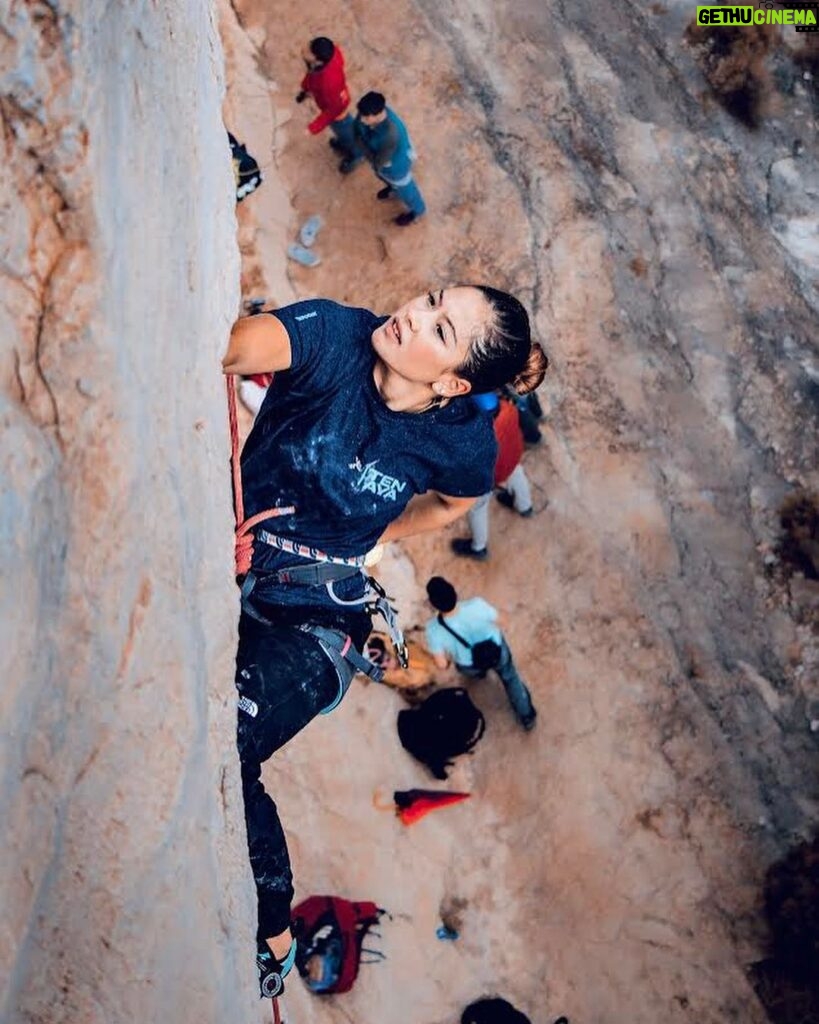 Angie Scarth-Johnson Instagram - Siurana climbing festival 🤍 reconnecting with local friends And sharing our obsession for rock😮‍💨 📸 by @mardiazphotographer @siuranaclimbingfestival @tenayaclimbing @thenorthface @thenorthface_aunz @camp1889outdoor @kneepad_blakpad Siurana, Cataluna, Spain