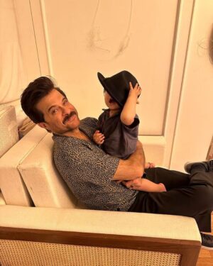 Anil Kapoor Instagram - No contest. Vayu wears it better! #BossBaby #MissingVayu