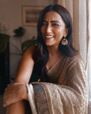Anindita Bose Instagram - #bts 🍁 
So excited about what we shot today… a brand that is soooooo close to my heart … 
.
.
.
.
.
.
.
.
.
.
.
.
.
.
.
.
#instagram #instagood #insta #instadaily #instalike #ethnicwear @purplecarouseldesigns