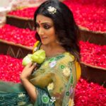 Anindita Bose Instagram - 🌹পুজো এলো বলে 🌹 . . . . . . . . #instagram #instagood #instalike #saree #insta #shosti #durgapuja