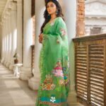 Anindita Bose Instagram - Happy Dussehra 🪷 This Durga pujo deck up in this sheer green handwoven ensemble with Durga motif embroidered on the Anchal and blouse back. The lotus detailing with intricate border created all over the saree evokes a sense of eternal beauty, making it suitable for any time of the day. May it be your pandal hopping session or quick meet-ups with your friends, ace the look with elegance and in style. Pictures @bijaya_datta @shyanjit0707 Location @therajbaribawaliofficial HMU @abhijitpl2 @ginni_love21 @sanandalaha Styling @stylebysumit Saree @sayantighoshdesignerstudio #sayantighoshdesignerstudio #sayantighoshpujocollection2023 #festivecollection #festivewear #durgapuja2023 #maaasche #duggadugga #nabami #navadurga #durga #durgasaree #durgablouse #organzasaree #handembroidery #lavender #instagram #insta #instadaily