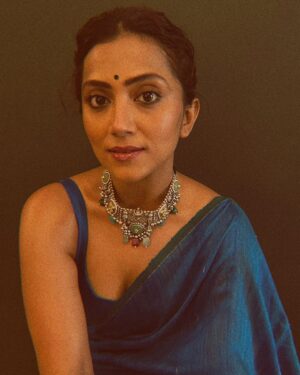 Anindita Bose Instagram - Shubho Saptami 🦋
.
.
.
Saree @byloomkolkata 
.
.
.
.
#instagram #insta #instagood #saptami #durgapuja #ethnic #ethnicwear #saree #puja #instadaily #localforvocal