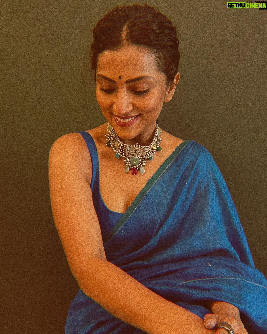 Anindita Bose - 9.7K Likes - Shubho Saptami 🦋
.
.
.
Saree @byloomkolkata
.
.
.
.
#instagram #insta #instagood #saptami #durgapuja #ethnic #ethnicwear #saree #puja #instadaily #localforvocal