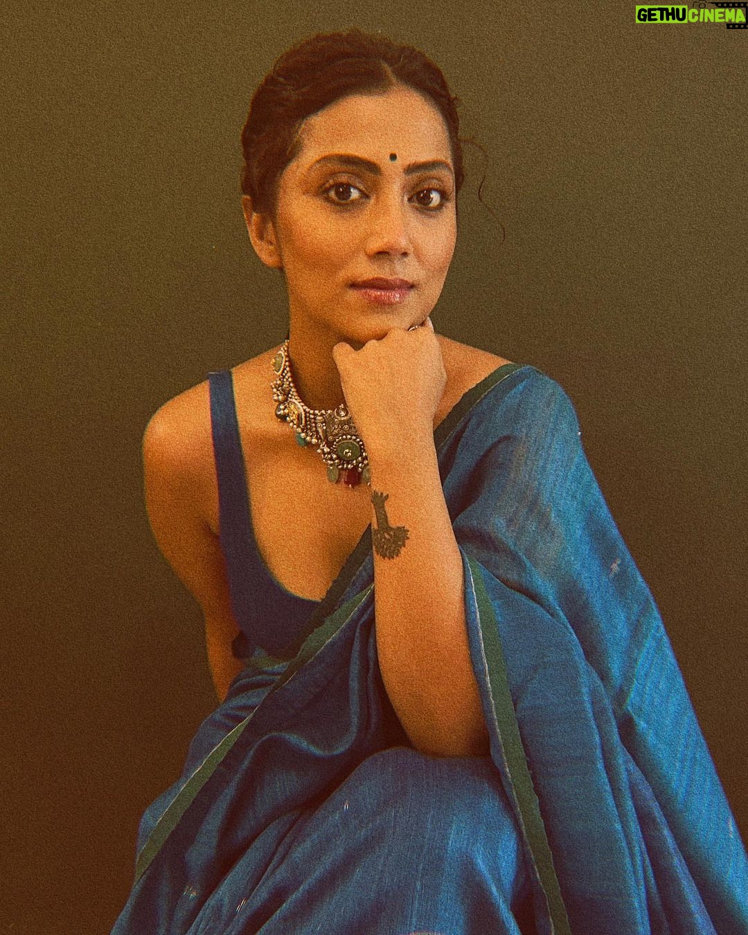 Anindita Bose - 9.7K Likes - Shubho Saptami 🦋
.
.
.
Saree @byloomkolkata
.
.
.
.
#instagram #insta #instagood #saptami #durgapuja #ethnic #ethnicwear #saree #puja #instadaily #localforvocal