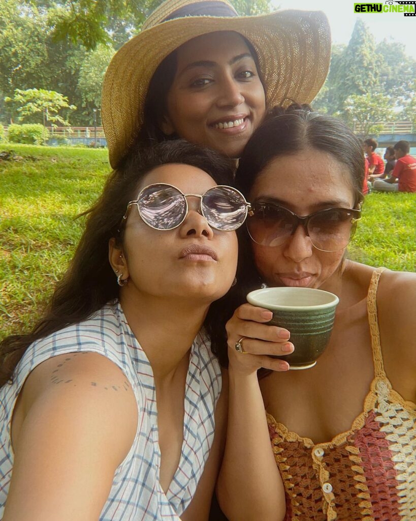 Anindita Bose Instagram - Sundaying 🌞 . . . . . . . . . . #sunday #sundaypicnic #picnic #park #instagram #instagood #insta #instadaily #sunshine Pushpa Narsee Park