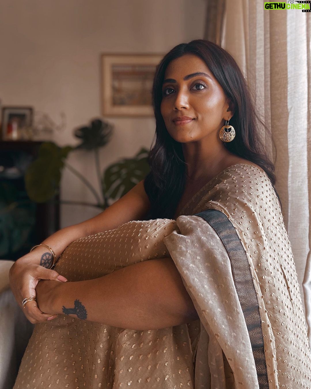 Anindita Bose - 4.3K Likes - #bts 🍁
So excited about what we shot today… a brand that is soooooo close to my heart …
.
.
.
.
.
.
.
.
.
.
.
.
.
.
.
.
#instagram #instagood #insta #instadaily #instalike #ethnicwear @purplecarouseldesigns