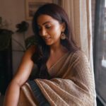 Anindita Bose Instagram – #bts 🍁 
So excited about what we shot today… a brand that is soooooo close to my heart … 
.
.
.
.
.
.
.
.
.
.
.
.
.
.
.
.
#instagram #instagood #insta #instadaily #instalike #ethnicwear @purplecarouseldesigns